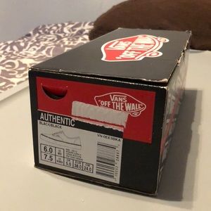 Authentic Black/Black Vans